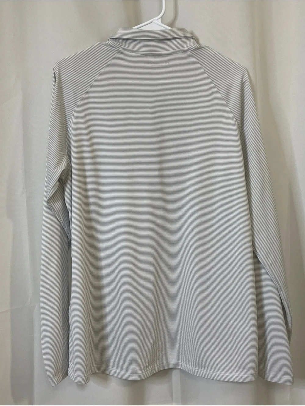 Under Armour 1/4 Zip Shirt Mens XL Gray Striped Pullover Loose Lightweight Golf